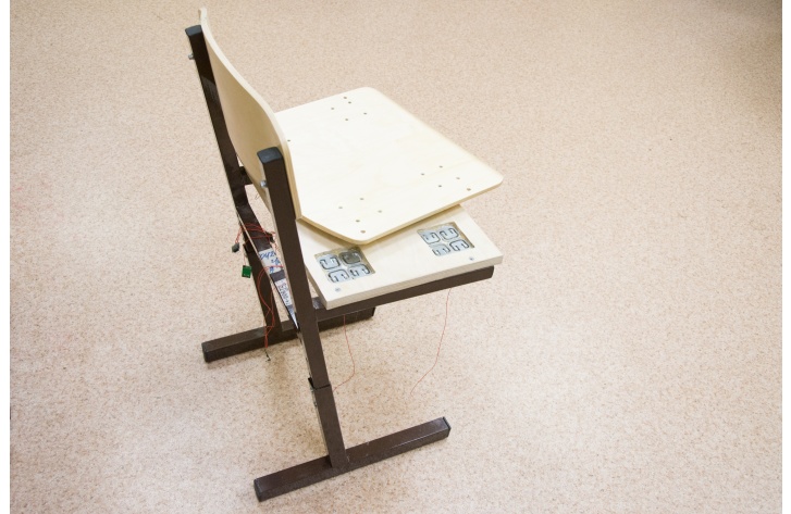 В России изобрели «умный» стул для исправления осанки школьников 